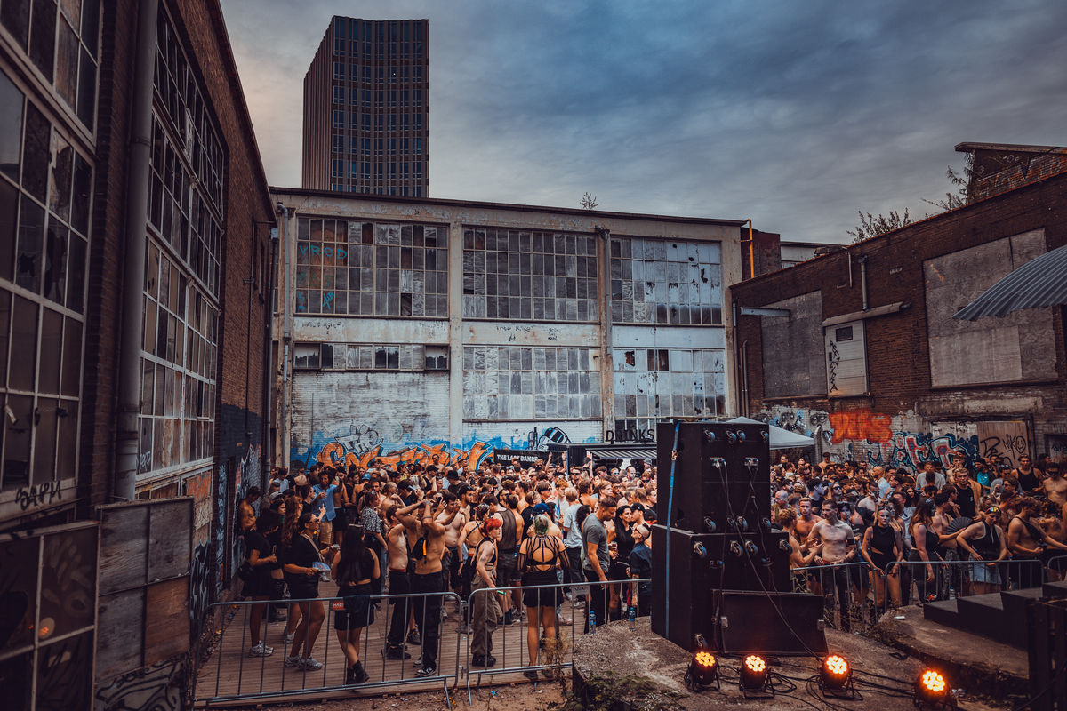 Loading... just a sec